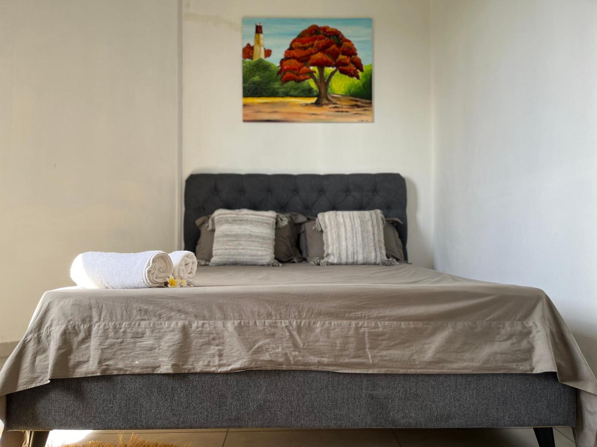 Cosy 2 Bedrooms Apts In Pereybere -Seasons Break Apartment Pereybere Beach Exterior photo