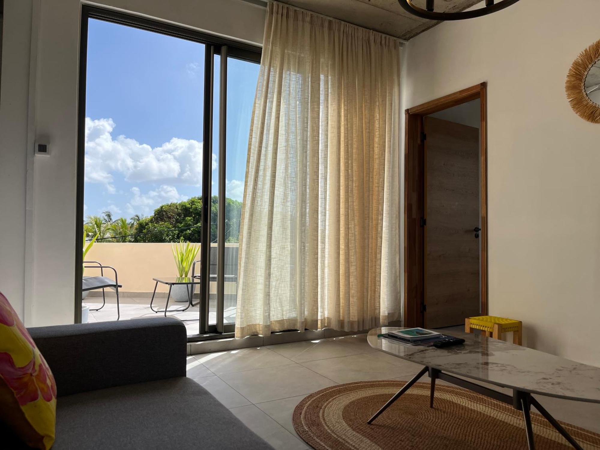 Cosy 2 Bedrooms Apts In Pereybere -Seasons Break Apartment Pereybere Beach Exterior photo